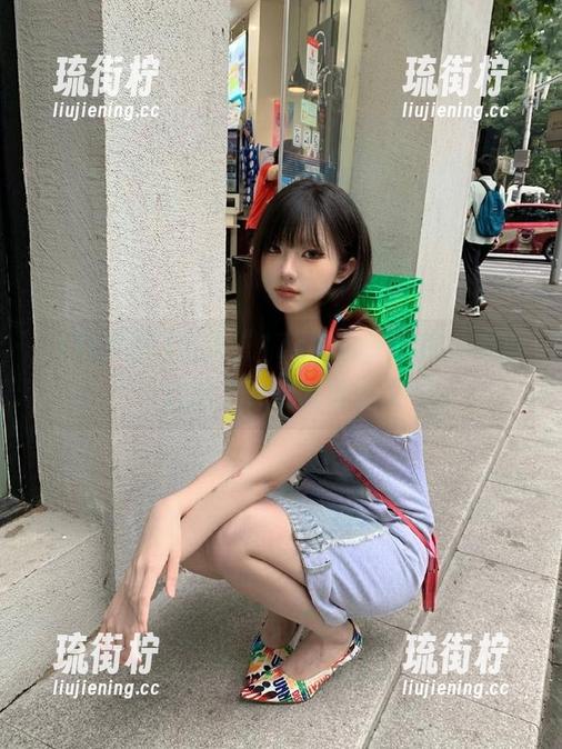 17c吃瓜 进入“17c吃瓜”线路,不小心踩了什么狗屎运...