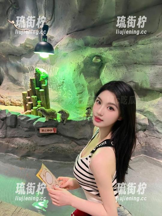 17c吃瓜 黑料从天而降,17c吃瓜网址教你如何捡漏!
