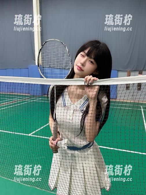 17c吃瓜 视频里的瓜真是吃不够,17c吃瓜带你嗨翻天!