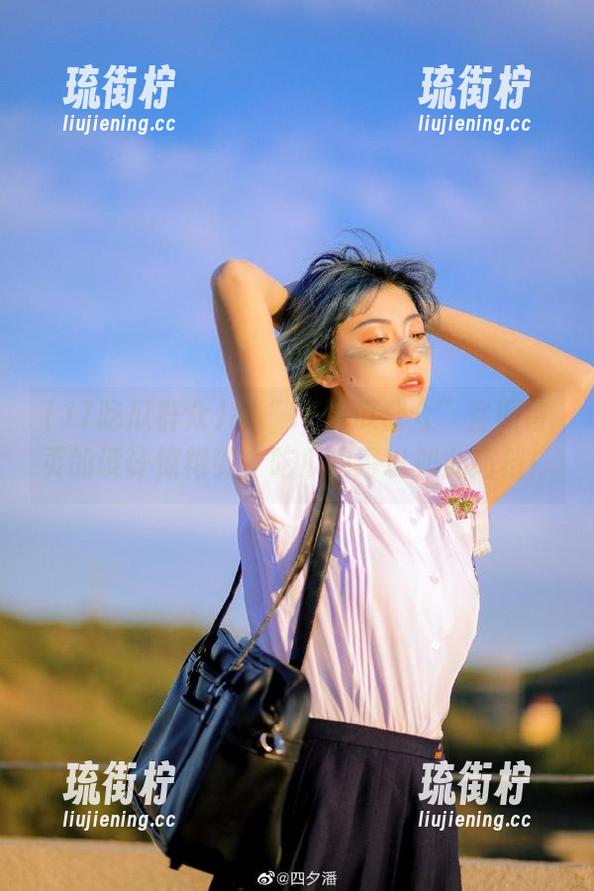 17吃瓜群众 被“17吃瓜群众”官网首页的设计惊艳到,吃瓜也可以如此高档!