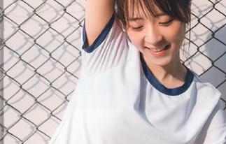 在线吃瓜？91cgcom教你如何在沙发上修炼‘瓜技’！