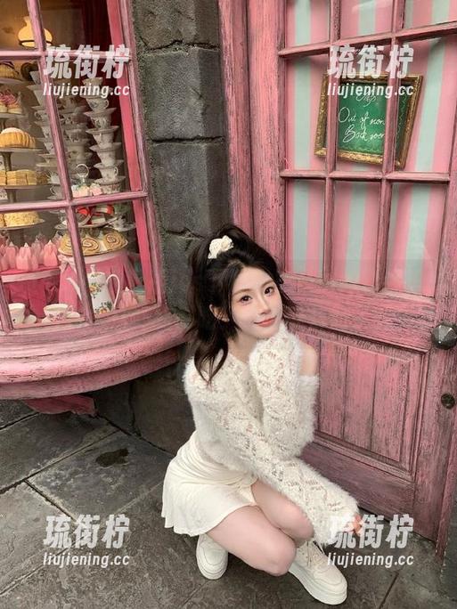 轻量版ios下载：把‘hlw’装进口袋，八卦随时吃！你们准备好了吗？