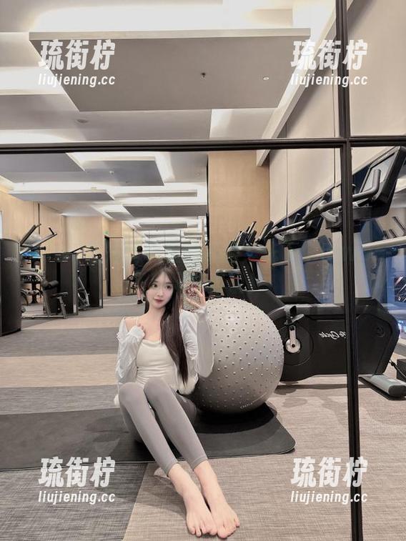 hlw 想知道明星的秘密?先下个hlwbet苹果版再说!