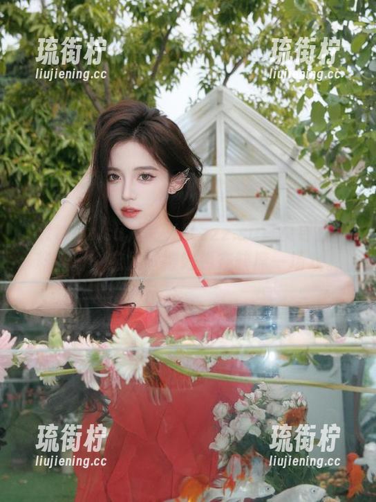 不去tttzzz.su首页寻找黑料入口，愈发觉得好像在缺席一场戏。