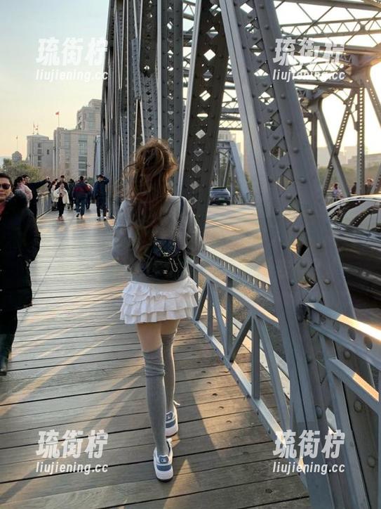tttzzz 观看tttzzz.su黑料入口,简直是无底洞!你们不怕被吸进去吗?
