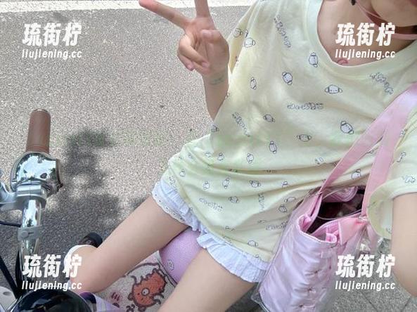zzzttt 直达神评论:在“zzzttt11”上,我们听到了什么骚言乱语