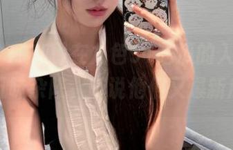 在九色91吃瓜的入口外，心里五味杂陈，听说他们又爆新瓜了？