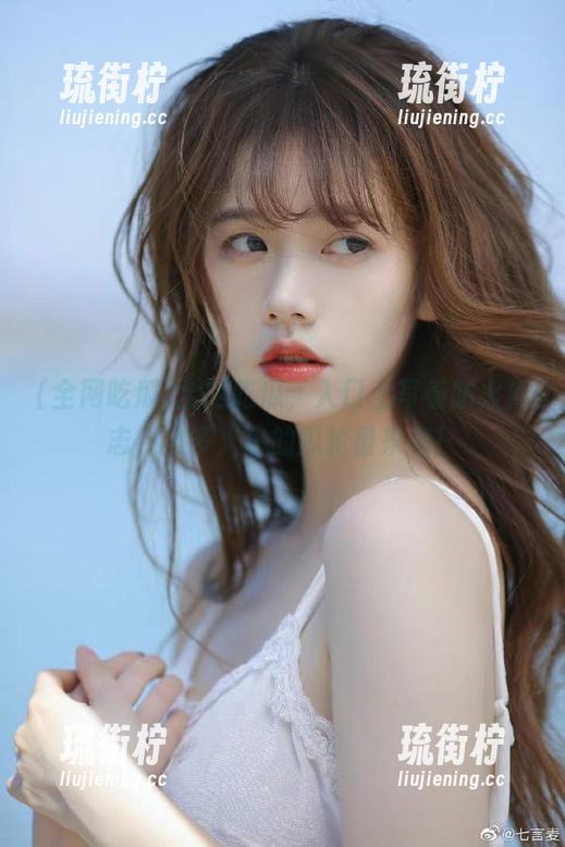 全网吃瓜，入口上写着防火标志，太多火热的瓜轮番来袭！