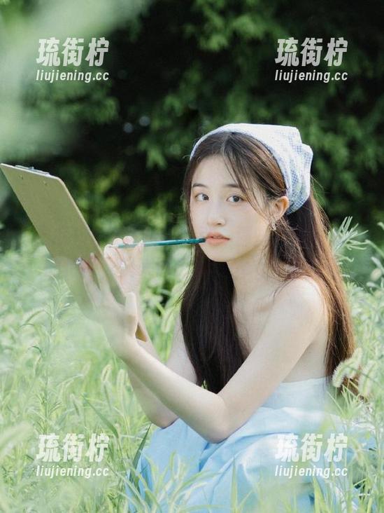 吃瓜17 首页瞬间吸引:那些“真真假假”的传闻,快来吃瓜17cgcg一探究竟!