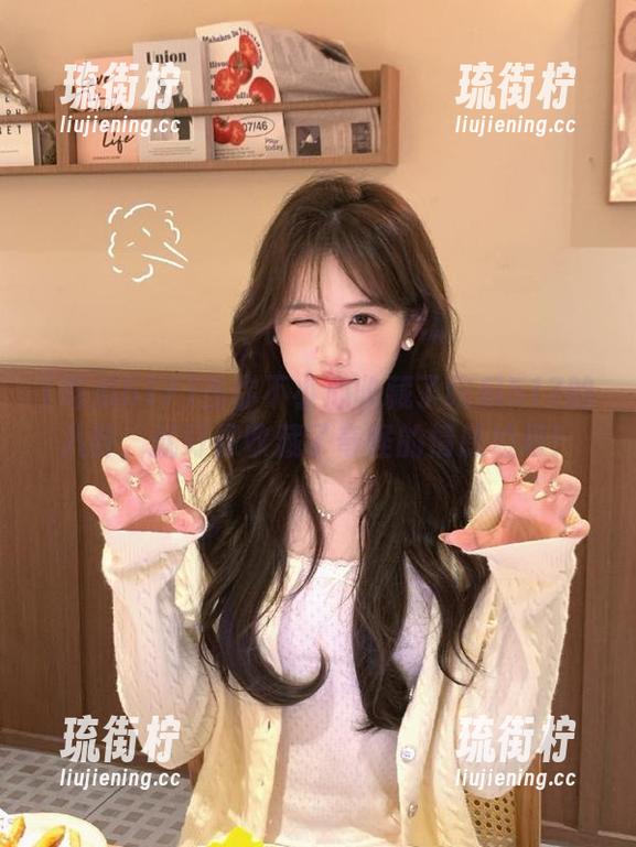 吃瓜517 当你不小心收藏了吃瓜517的八卦,就好像收藏了奇怪的情感垃圾!