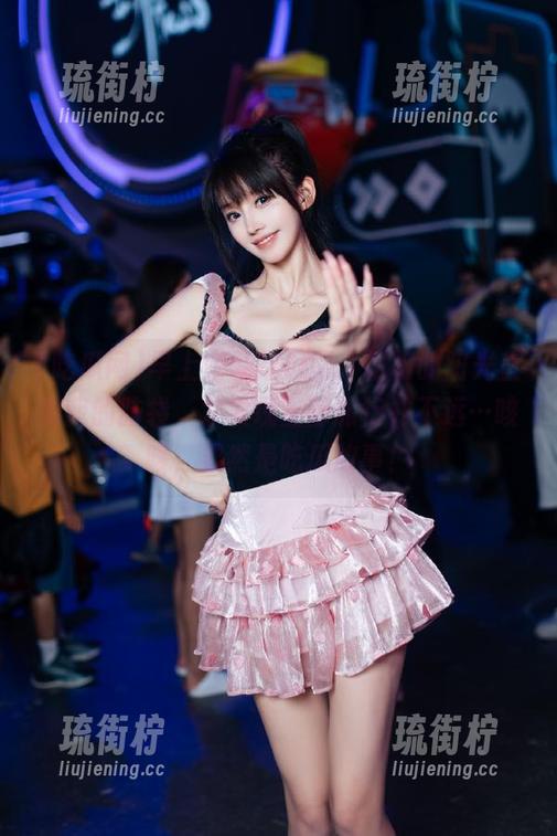 吃瓜网 早上登录吃瓜网,朝阳的阳光直射我的脑袋,才发现星际旅行并不远…咳咳,果然是吃瓜故事!