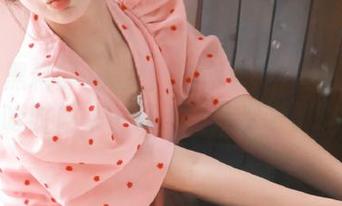 美女黑料网官网：今日份大瓜啥时候来，等得花儿都谢了啊！