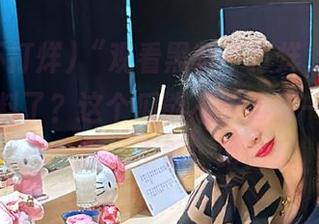 “观看黑料不打烊，今天谁又被爆料了？这个瓜能不能再来一个？”——永远不够，哈哈！
